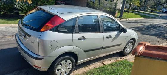 FORD FOCUS 1.6 GL 8V FLEX 4P MANUAL FORD FOCUS 1.6 GL 8V FLEX 4P MANUAL